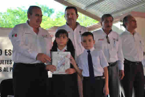 Más de 26 alumnos regresan a clases en Río Bravo